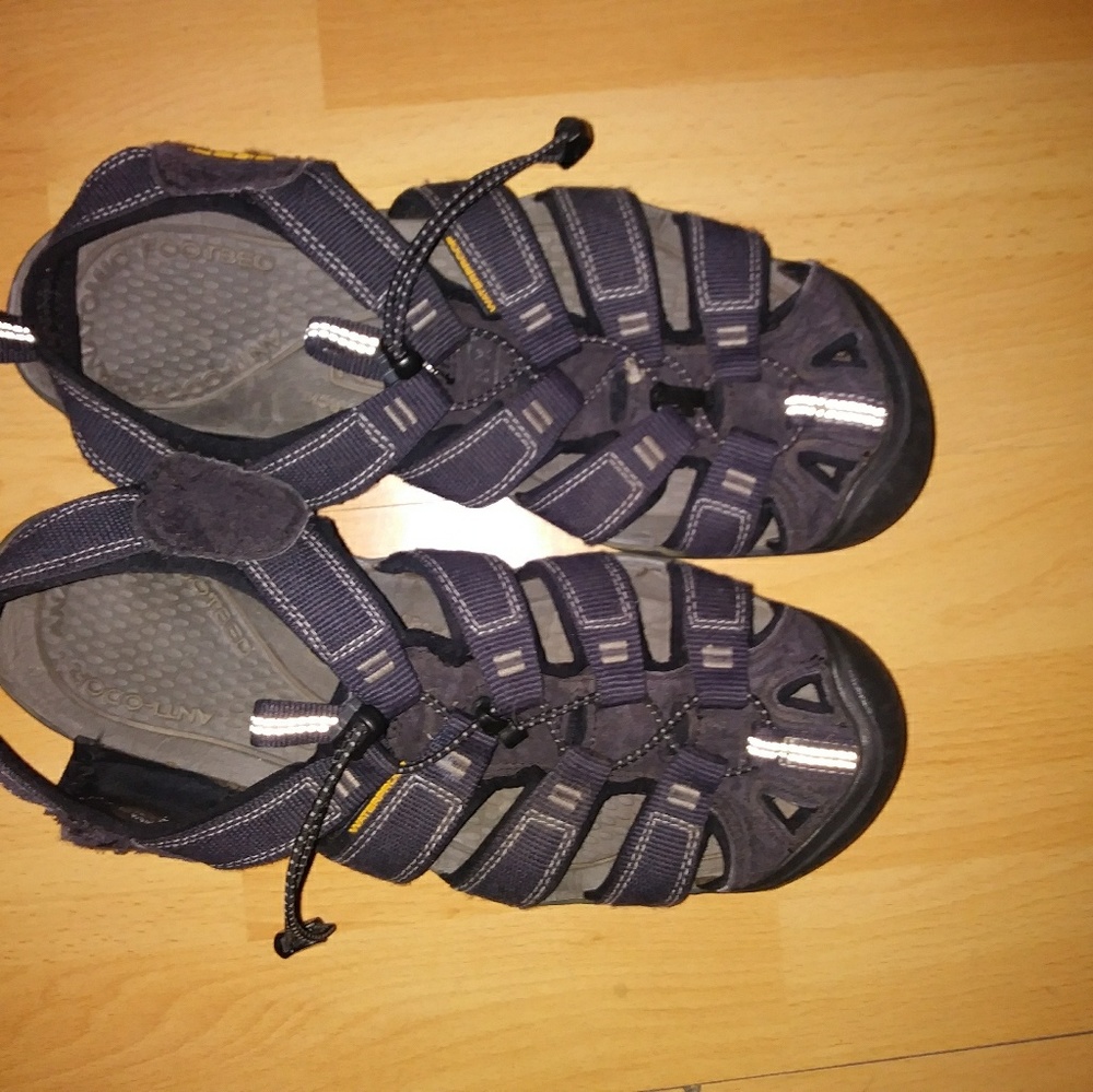 Mens Size 9 Keen Navy Sandals Waterproof vguc